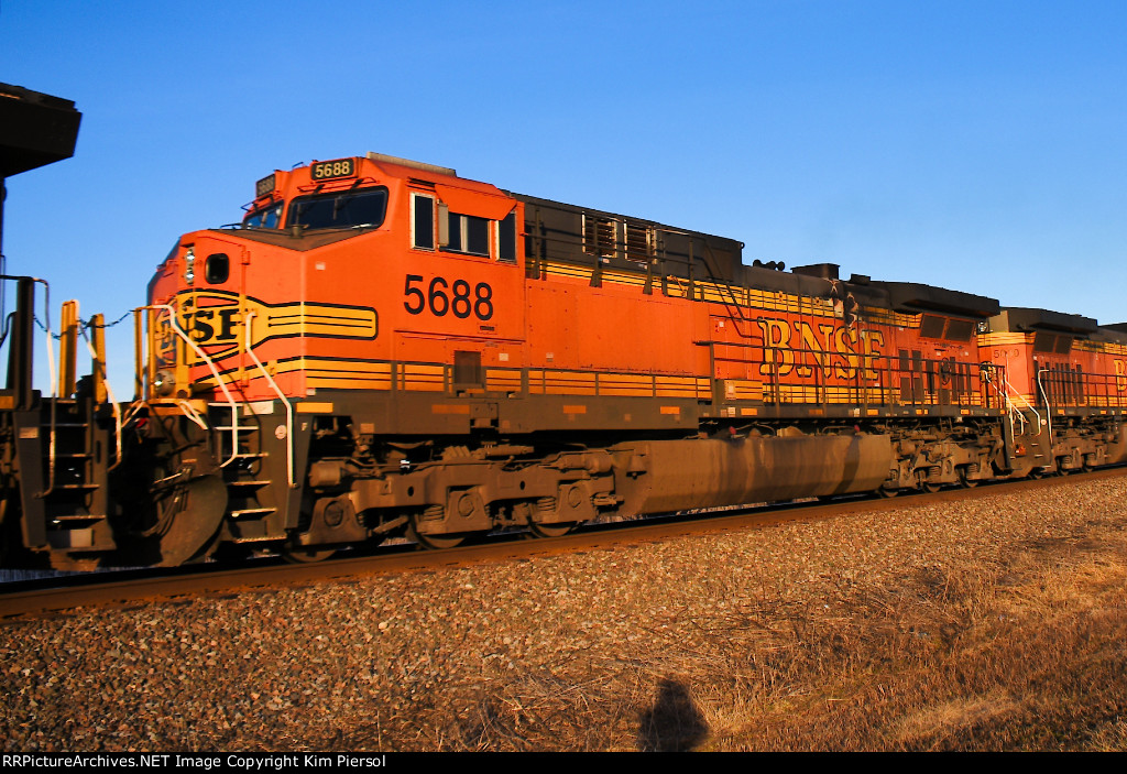 BNSF 5688